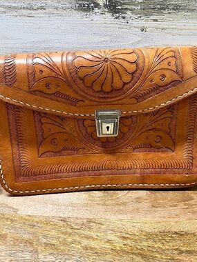 Handcrafted Tooled Leather handbag Wristlet in Brown